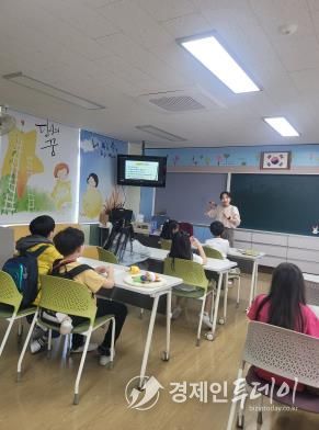 남부도서관 - “독서지도 전문가가 직접 찾아갑니다”