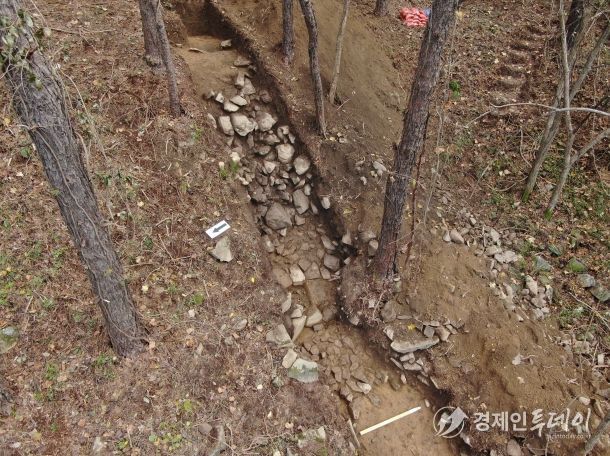 무주 성현석성 서쪽 성벽 조사 후 근경