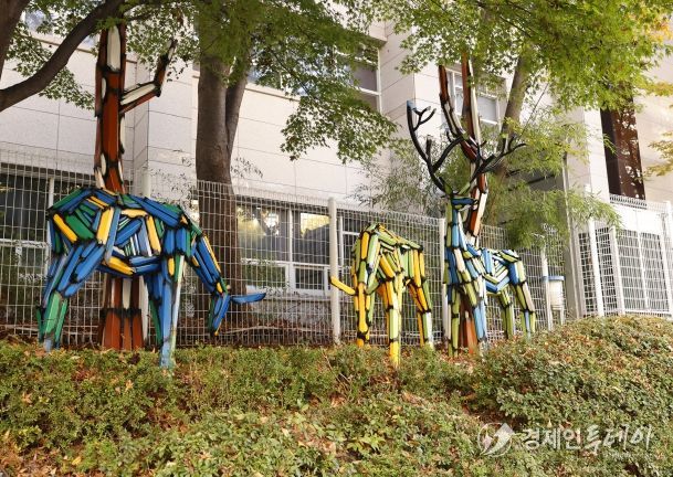 유성구청 뒤편에 설치된 ‘유토피아(작가 김우진)’