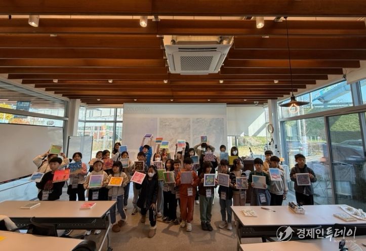 11월 15일 조치원 문화정원 공간 ‘뜰’에서 열린 ‘온 마을 이웃예술가 시즌 2’프로그램 진행 모습