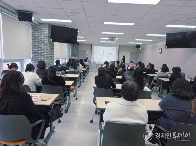 2025년 영유아학교 시범기관 성과 나눔의 날을 운영 모습