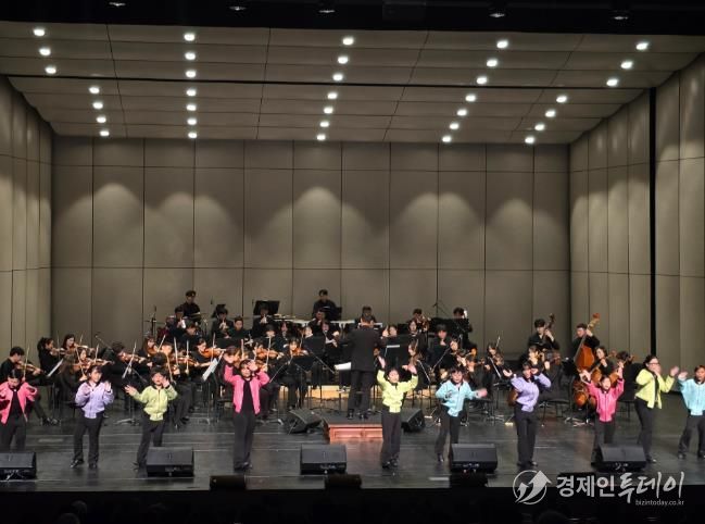 영덕군민오케스트라 제2회 정기연주회 성료, 흥과 열정 넘친 가을 밤의 하모니