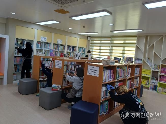 서산교육지원청 학교지원센터, 인지초 도서실 정리 지원