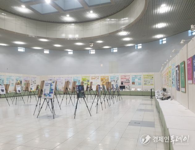 전국학생과학경진대회 수상작품 전시