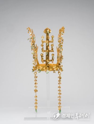 1. 금관 (金冠) 경주 금관총 출토, 삼국(신라) 5세기, 국립경주박물관, 국보