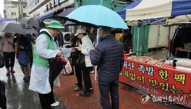 청년이 잇는 전통... 상주시청년새마을연대, 정월대보름 부럼 나눔 행사 개최